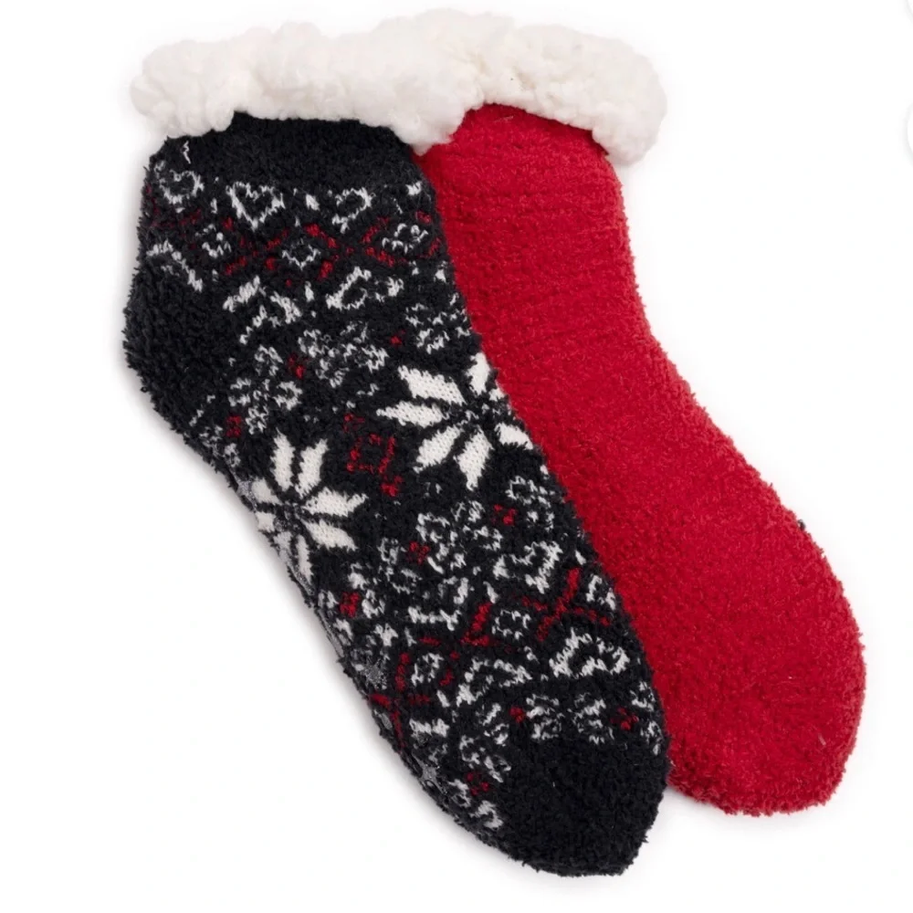 MUK‎ LUKS 2pairs warm & cozy faux fur red & black print Ankle Height Cabin socks